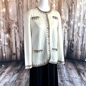 Vintage women’s size ivory button up cardigan sweater.  Size 18